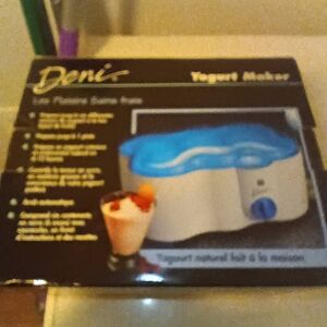Denis Yogurt Maker with Blue Accents